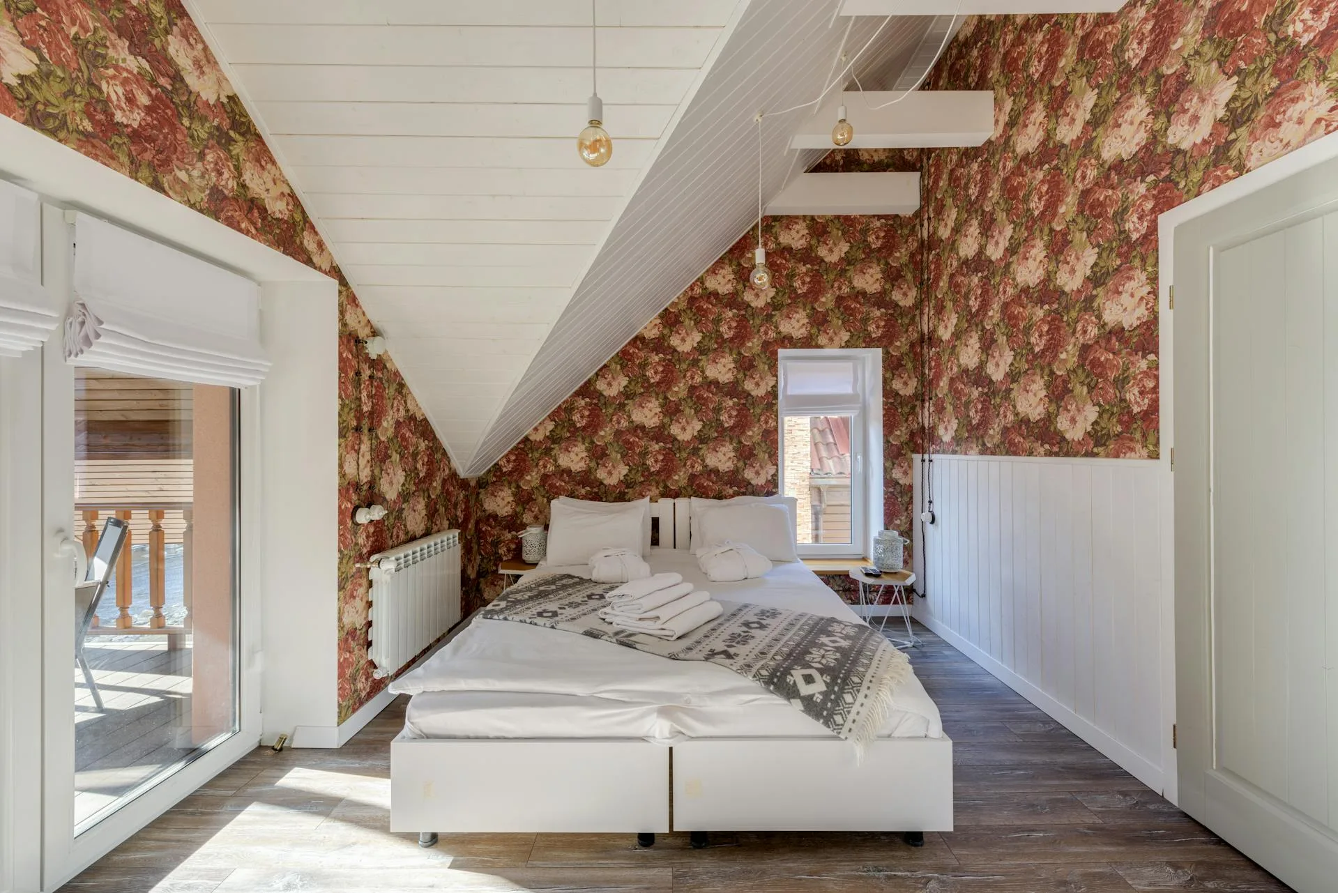 Expert commercial wallpaper hanger at work in Los Angeles