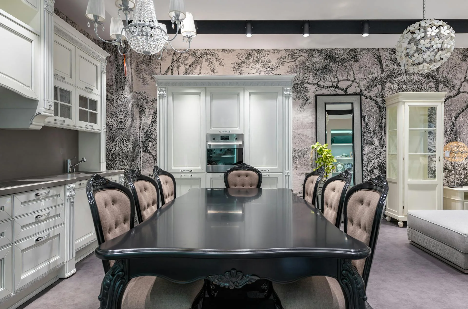Residential wallpaper installation service in Los Angeles, CA