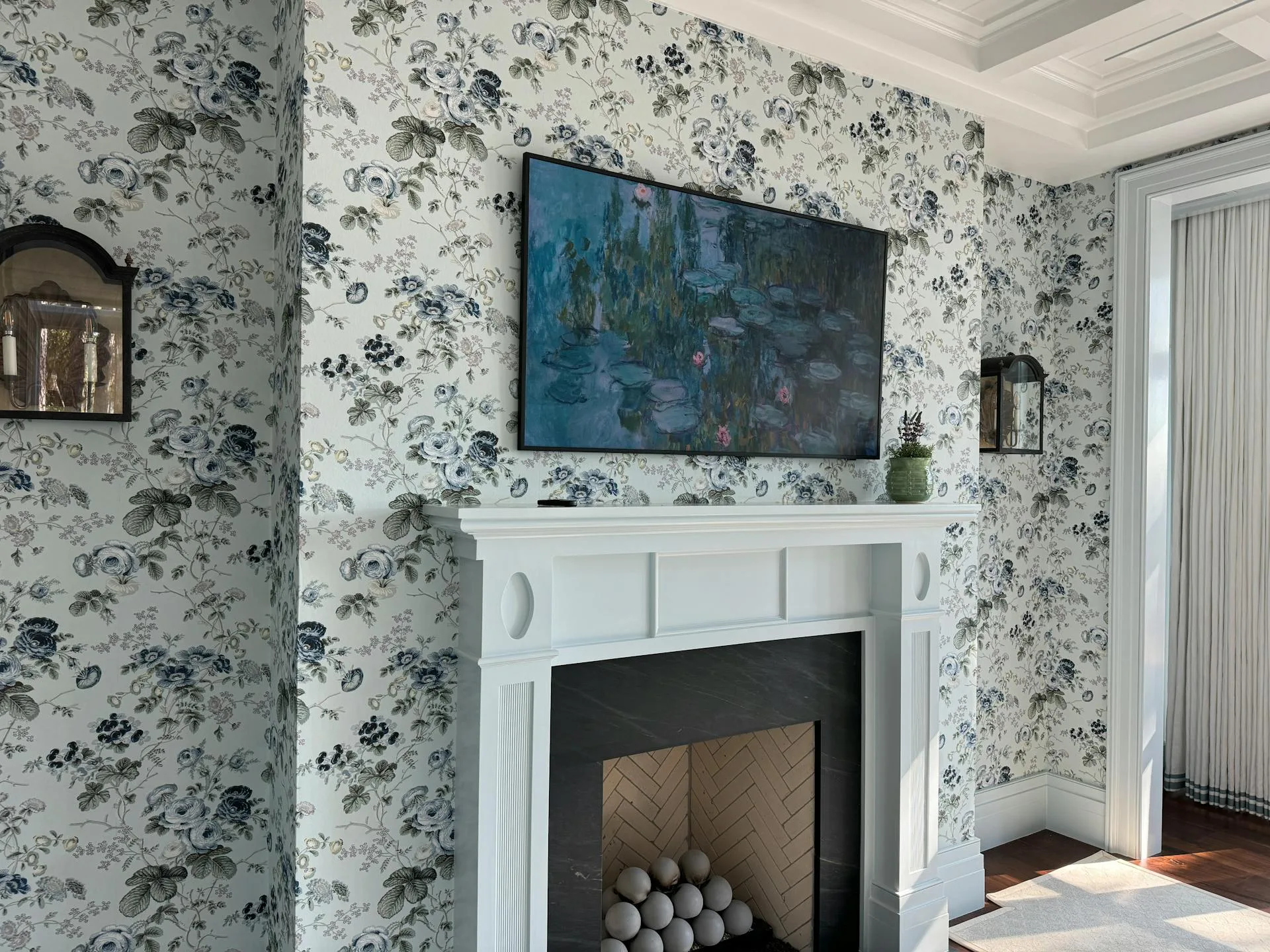 Stylish wallpaper design in Garden Grove, CA residence